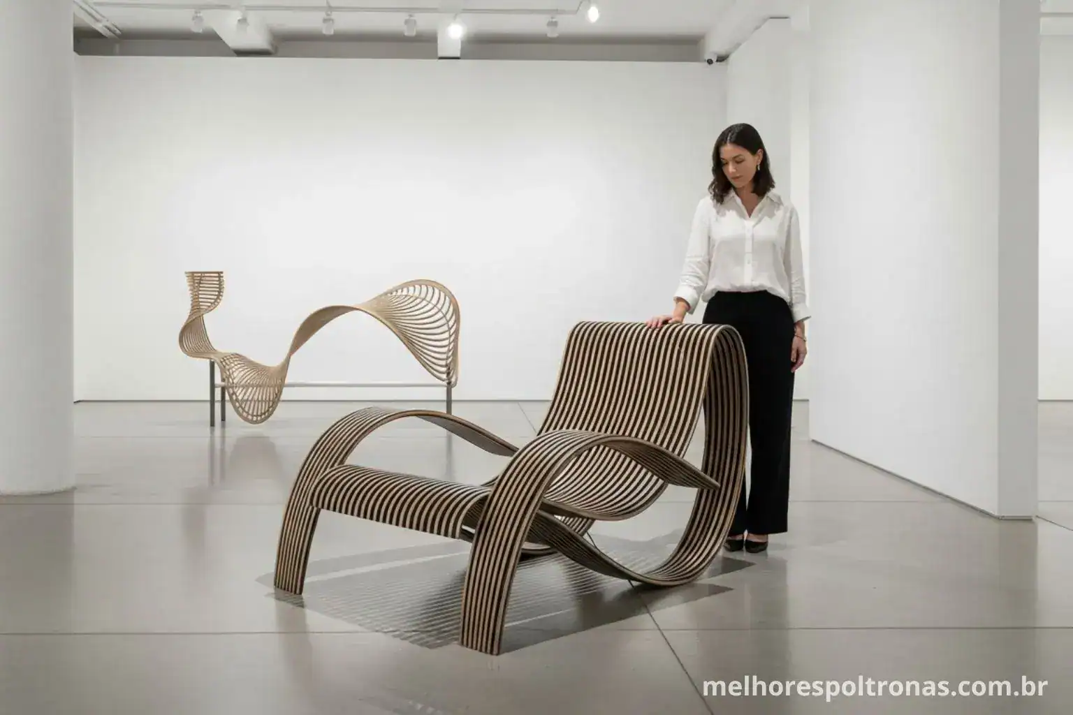 Pode Sentar na Poltrona Decorativa? A Verdade sobre Conforto e Estilo