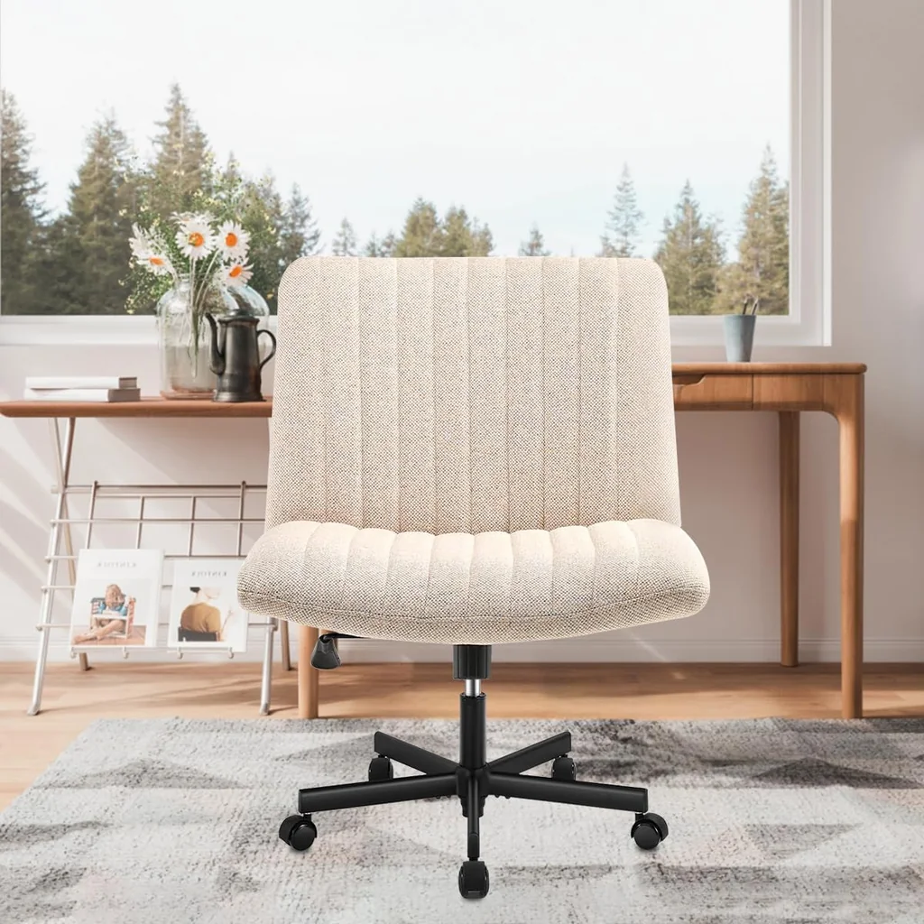 Cadeira de escritório Python Fly Leisure em tecido bege, com assento extra largo e design lounge, a mais bem avaliada da seleção.