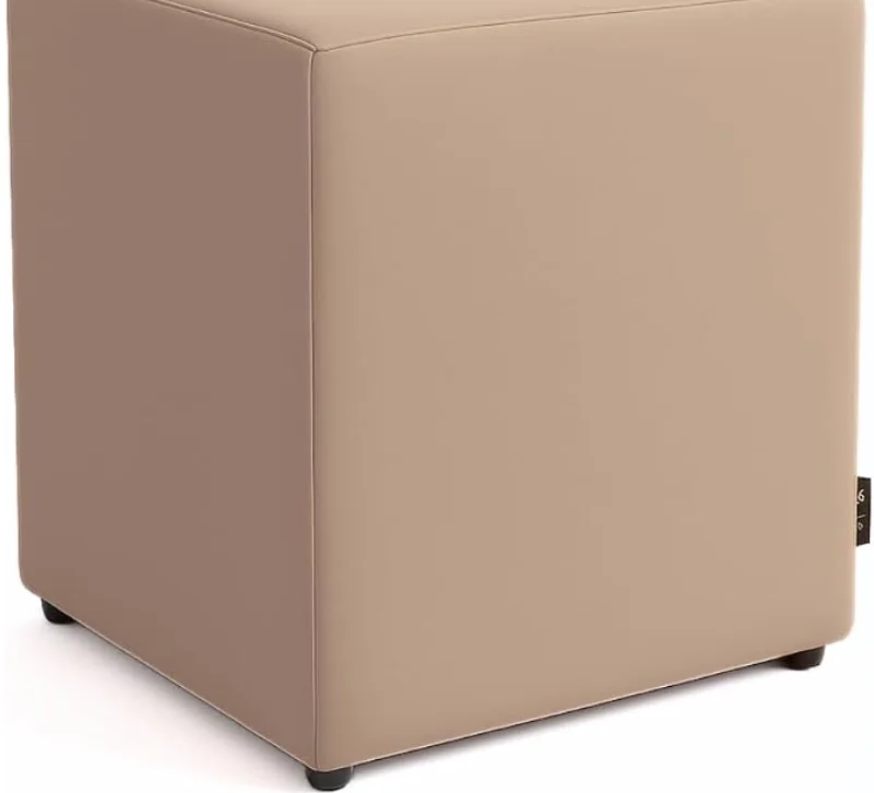 Puff cubo bege em courino liso